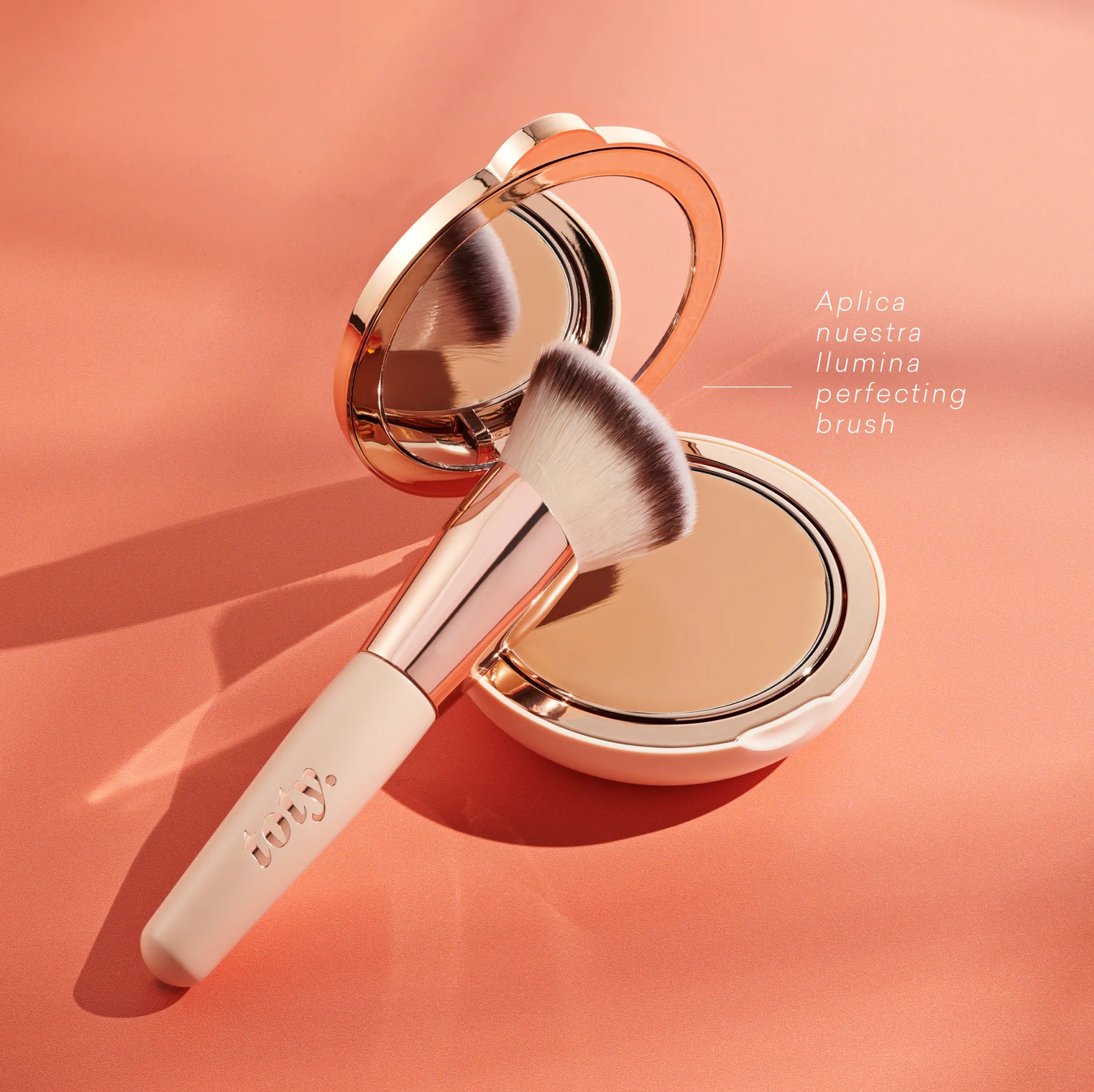 ILUMINA CC CREAMY COMPACT SPF 50. Shade 3C - Imagen 4